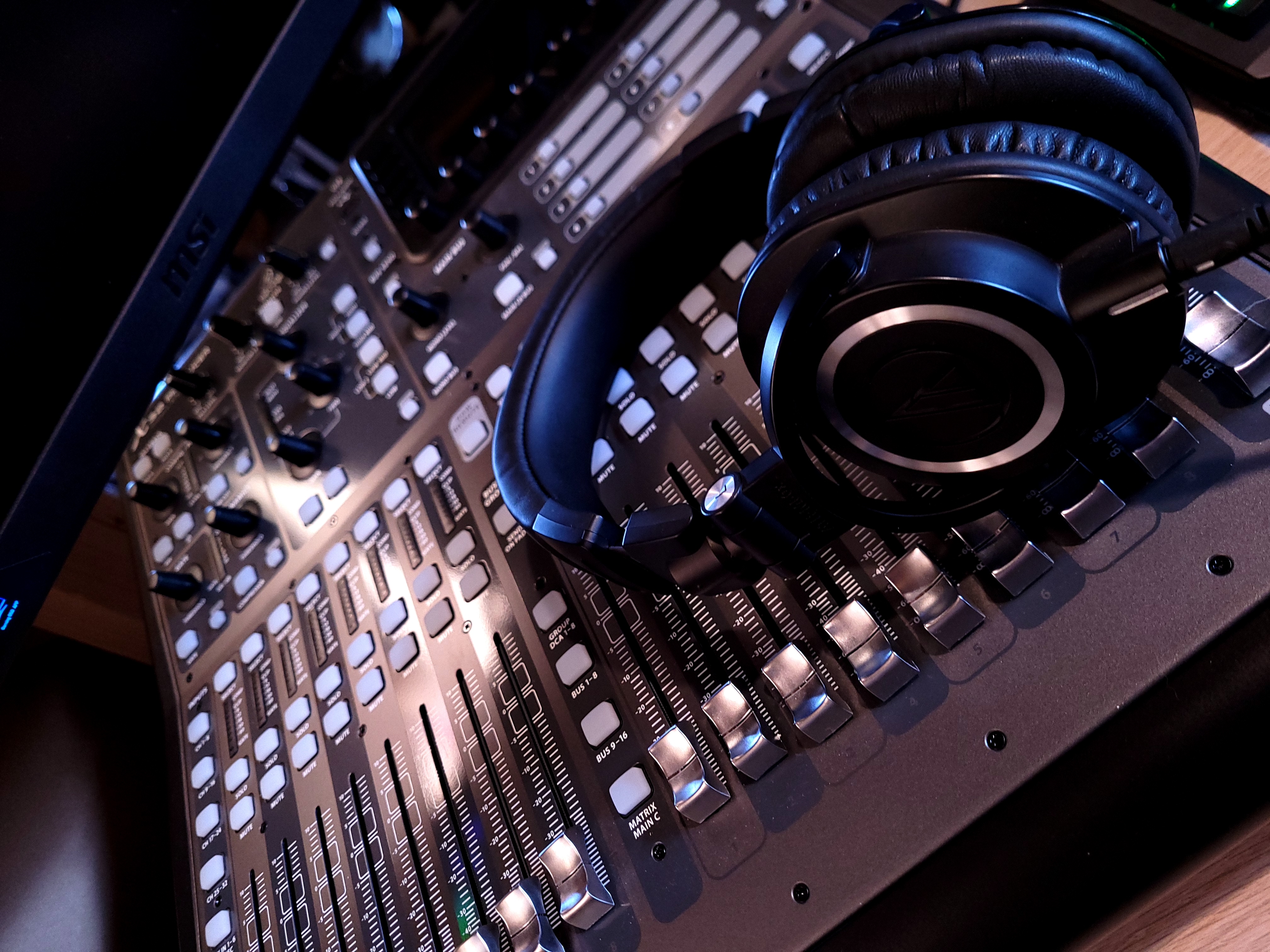 Behringer X32 Producer - Faders