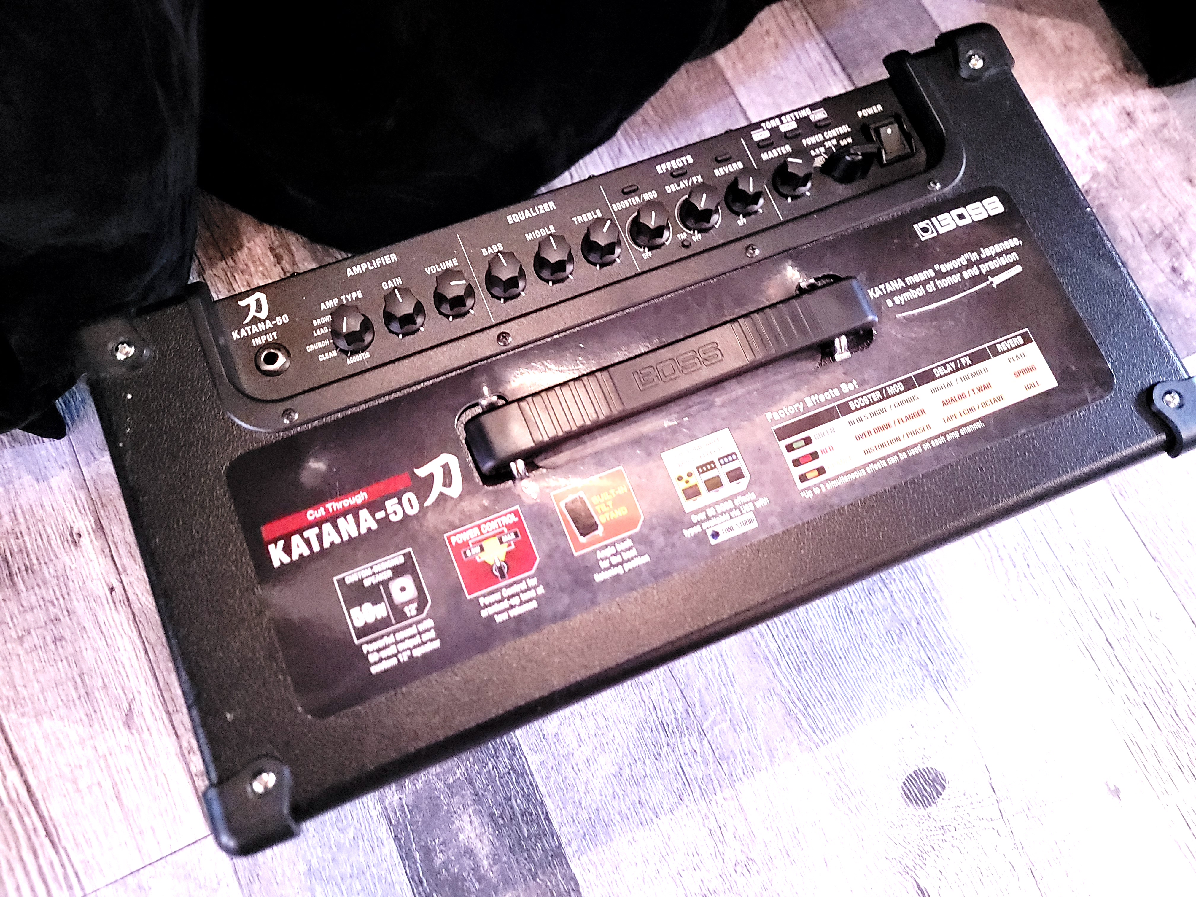 Boss Katana-50 - Panneau