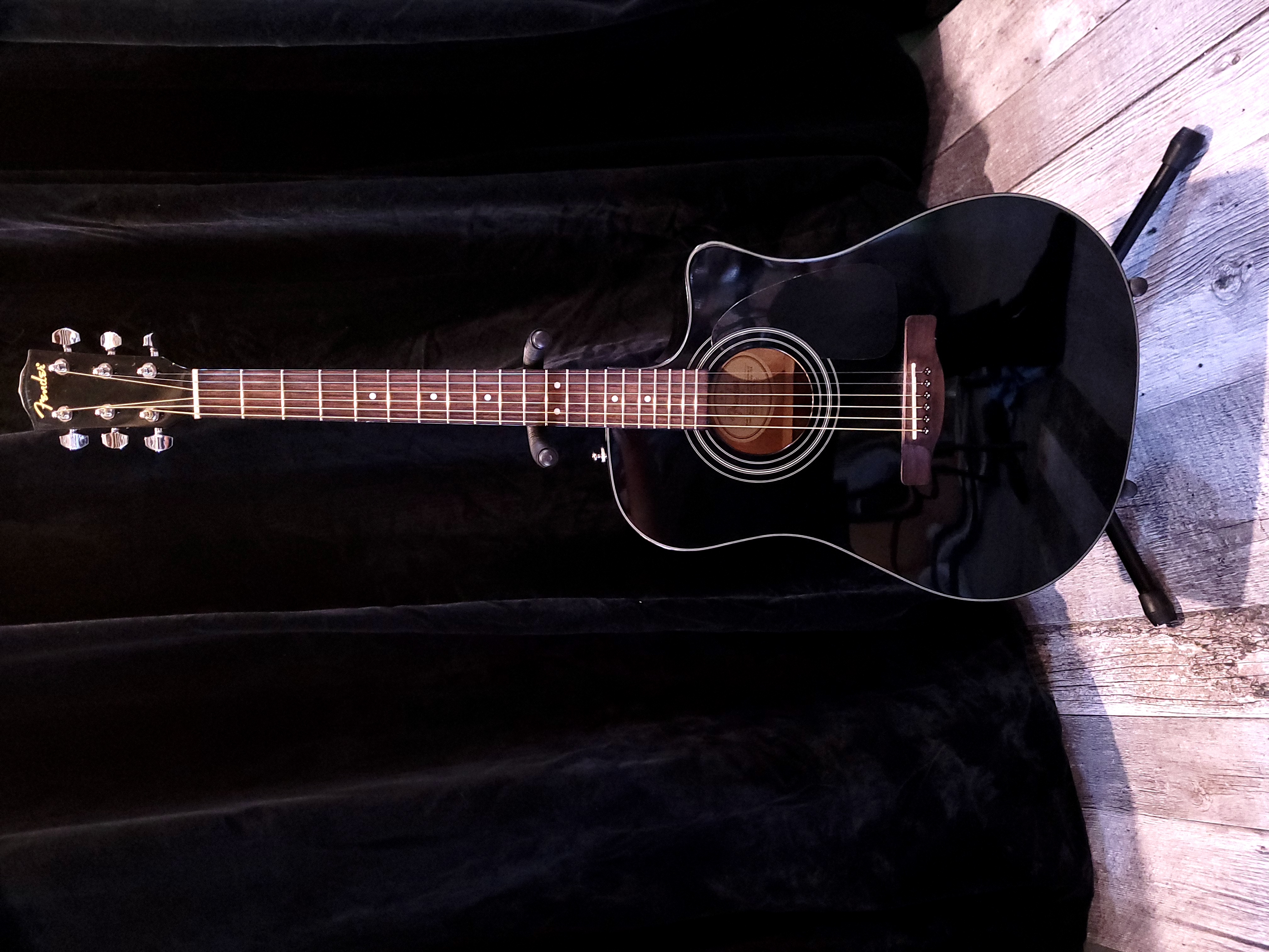 Guitare acoustique Fender avec Fishman