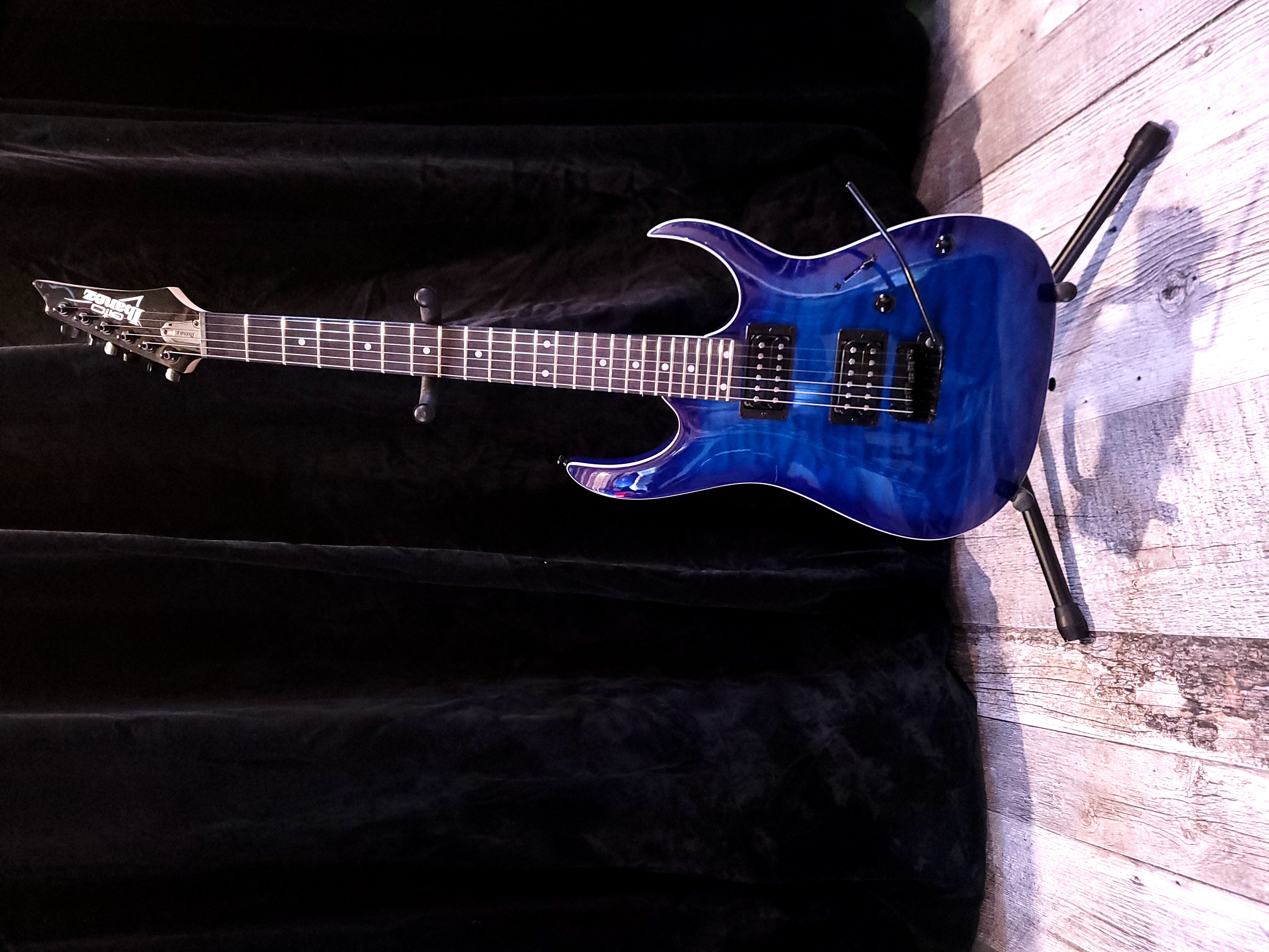Ibanez GIO (Bleue)