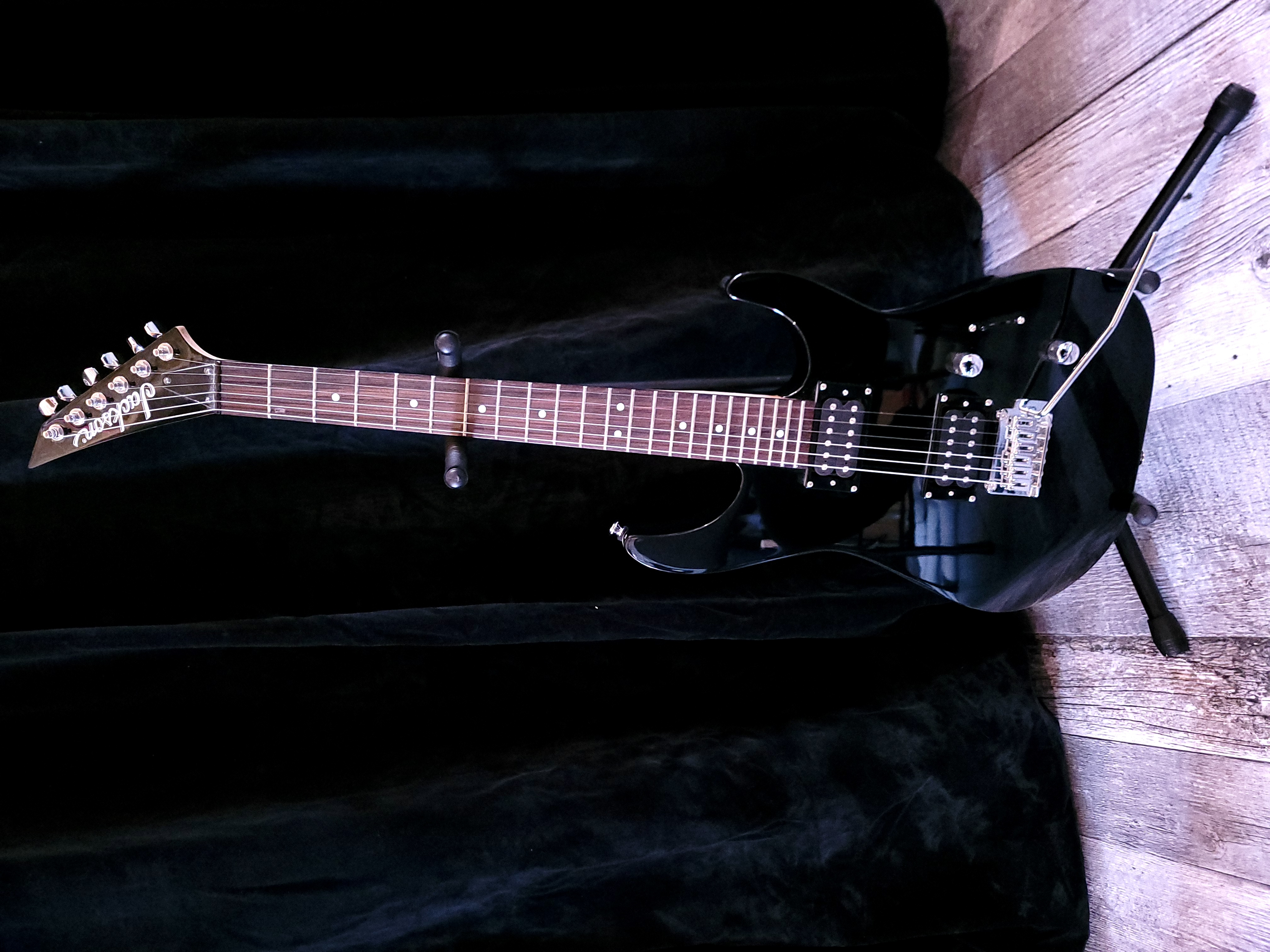 Jackson Électrique (Noire)