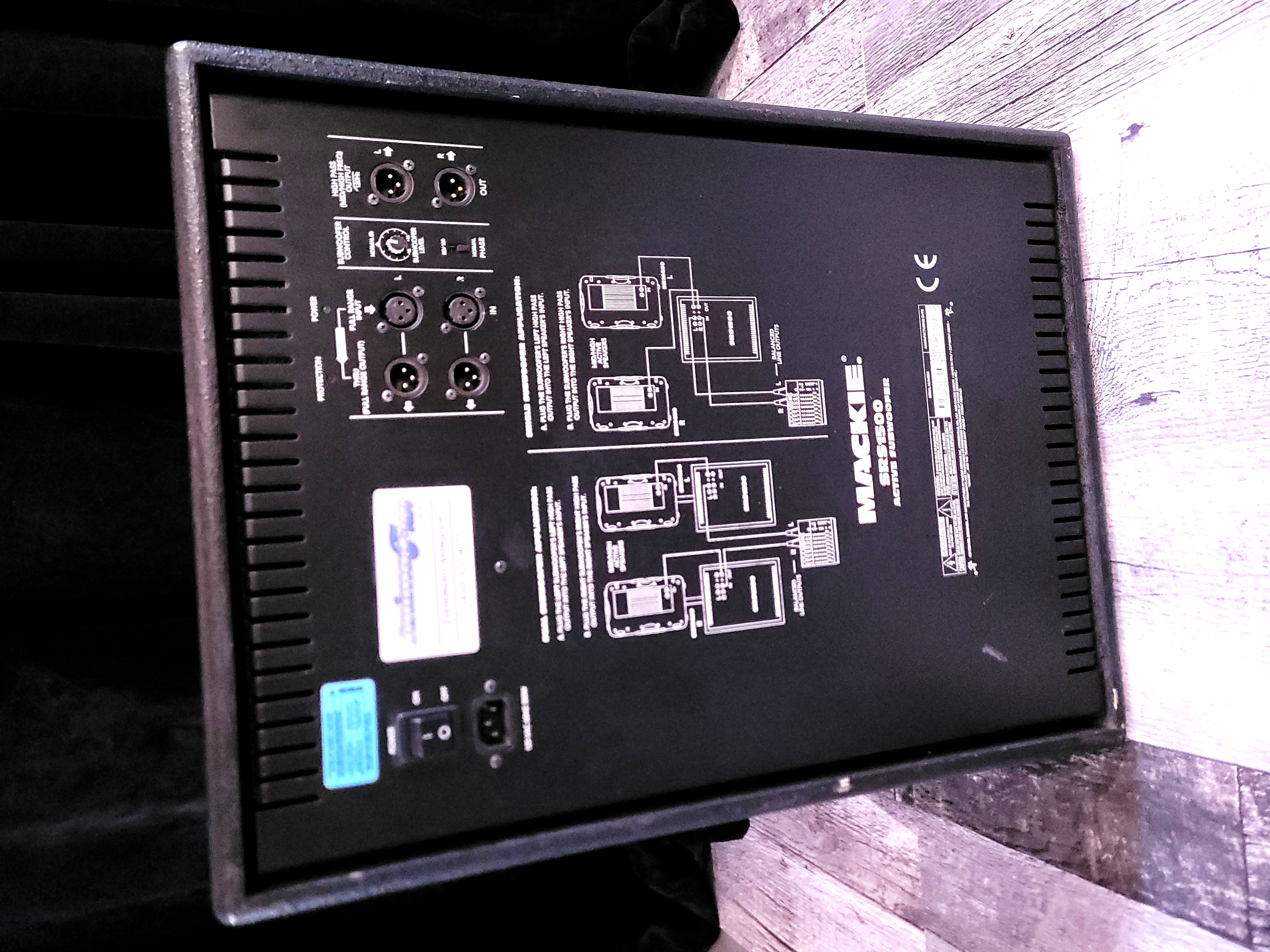 Mackie Subwoofer - Panneau